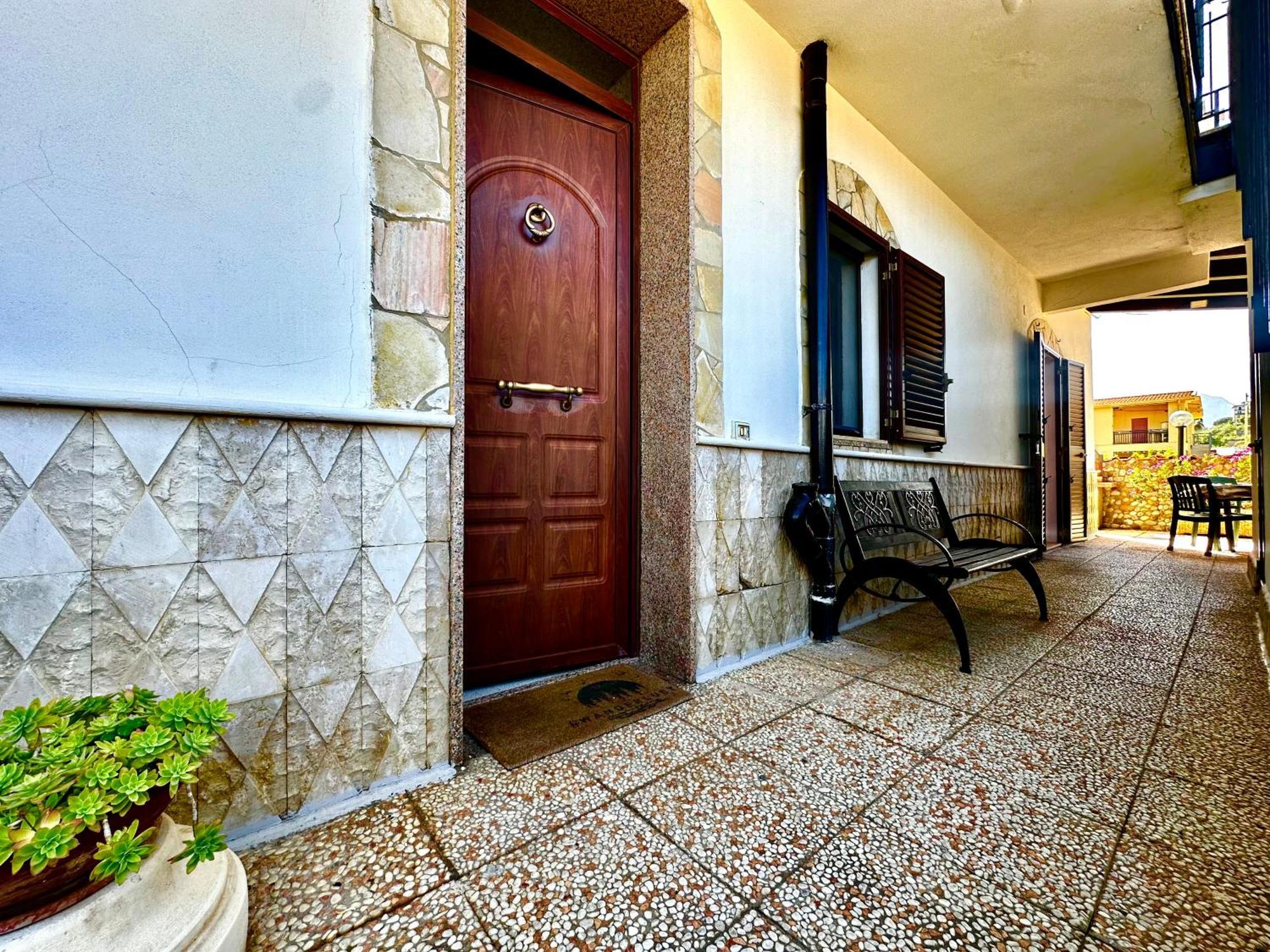 Casa Del Sole Lejlighed Campofelice Di Roccella Eksteriør billede